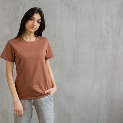 Brown T-Shirt & Sweatpants